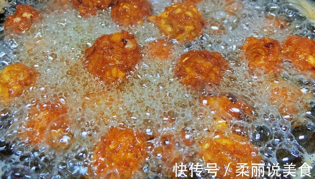 宴席常出现的四喜丸子,原来做法这么简单,自己做好吃馅料又足