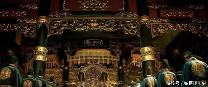 早朝|清朝官员上早朝时,为何空着肚子不吃饭,嘴里却含着这个东西?