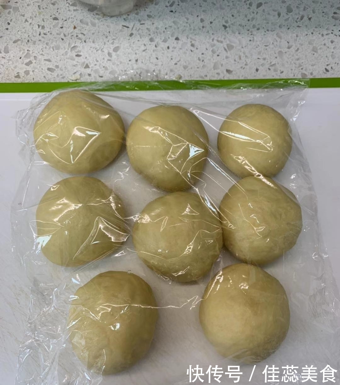 没有烤箱没关系,教大家用电饭锅做面包,干净卫生孩子爱吃