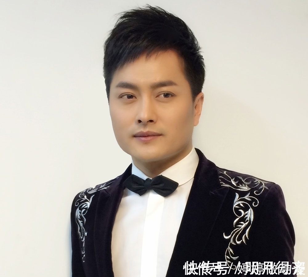 因《星光大道》成名的云飞，抛弃原配娶娇妻？他真的被冤枉了吗？