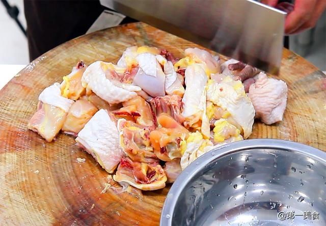 十三香|难怪饭店的大盘鸡那么好吃，原来不用焯水，香辣鲜嫩，色香味俱全