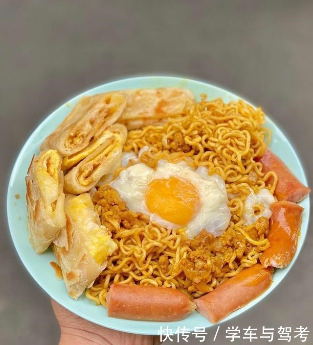 你饿不饿,饿了就去吃面啊