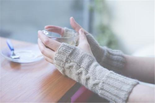 手脚冰凉|一味“温暖”的中药,内服解表散寒,用它泡脚搞定“手脚冰凉”!