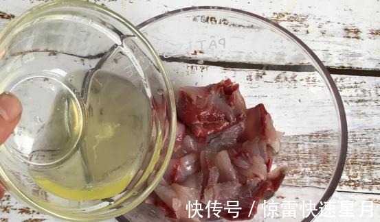 在家做水煮鱼片,制作简单又好吃,几分钟学会!