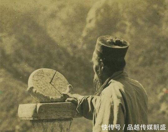 道士|老照片:一百多年前的中国道士,个个仙风道骨,图九是华山比武