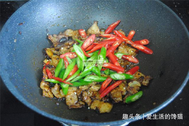 原来正宗的小炒肉是这样做,教你几个小技巧,每一步都很实用