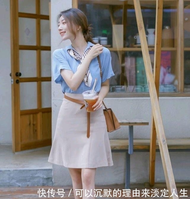 半身裙|怎么穿才温柔又清新呢?对服装的配色和款式,都有一定的要求