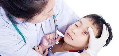 刘女士|5岁男孩将502滴入眼睛,随后妈妈的应急措施,医生都忍不住称赞