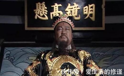 陈月英@宋代奇案:美妇沐浴时被害,口含鲜血,包公从一只死蜘蛛悟出真凶