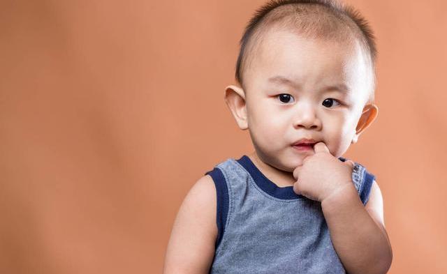 牙龈|长牙期除了补钙,3种营养也很重要,辅食安排好宝宝牙齿长得好