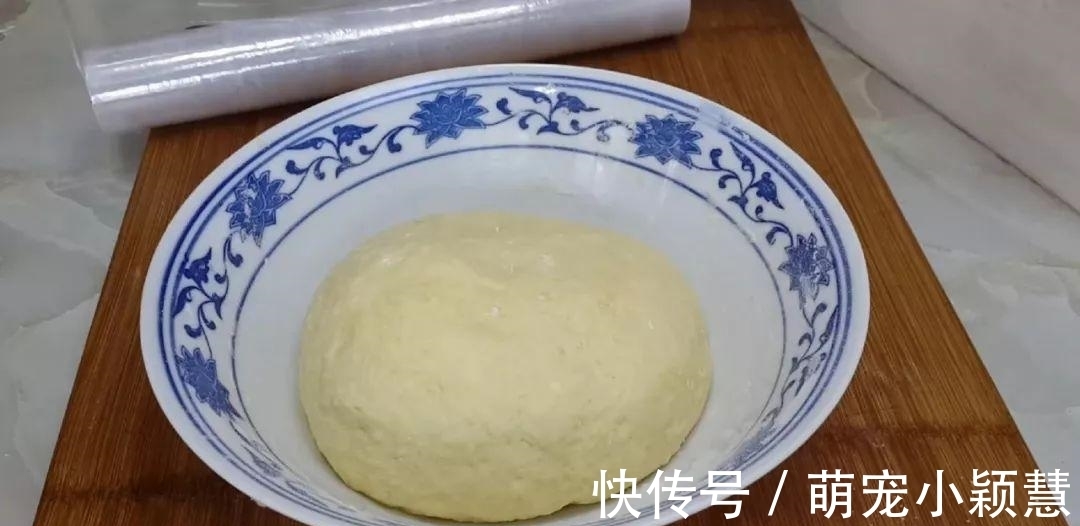 茴香|1斤面粉，2个鸡蛋，筷子搅一下，教你做创意小油条，比麻花好吃十几倍