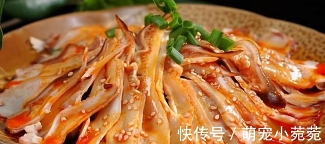 十五道饭店精品凉菜，川味十足，味型丰富，深受广大观众喜爱