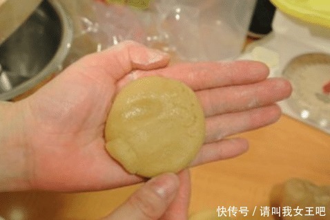 没关系|想吃月饼自己做,没有烤箱没关系,电饼铛照样做的香!动手即成功