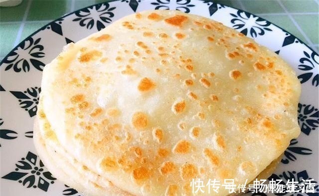 烙饼时，直接烙是大错特错！多做1步，饼柔软起层不发硬，特好吃