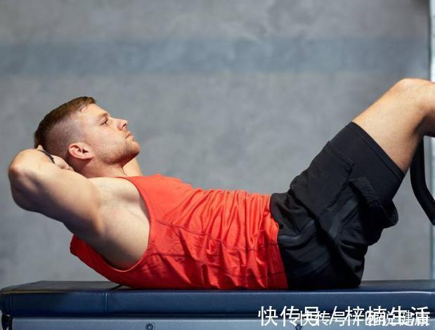 腰部|这3个锻炼动作，看似能锻炼身体，其实很伤身，需注意