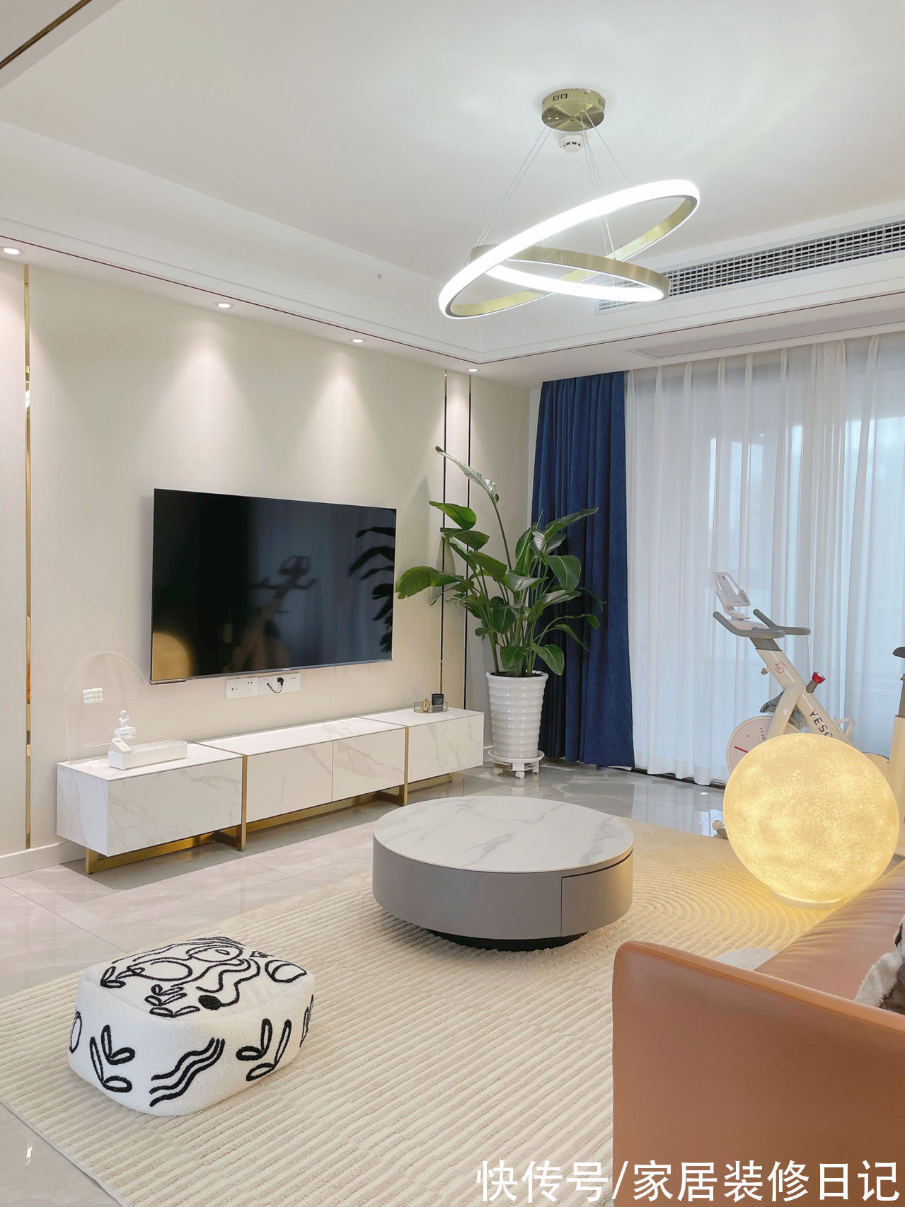 客厅|奶油系客厅太治愈了,却被女主戏称为18线城乡结合部,好凡尔赛啊