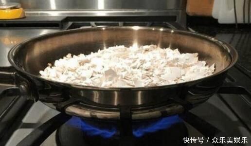 鸡蛋壳|养花想用“鸡蛋壳”学会2个小技巧，肥效足、不生虫子