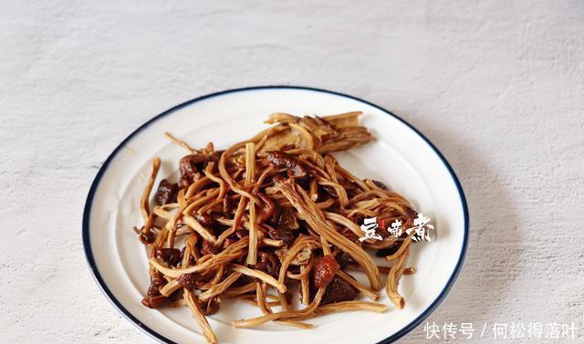 板栗|立冬之后多喝煲汤,此三种食材的搭配堪称完美,汤浓肉香实在好吃