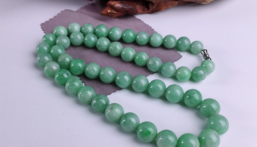  原石|翡翠市场“十有九豆”——豆种翡翠原石也有它的魅力