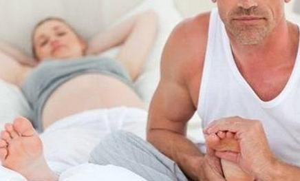 肝火旺盛|如果晚上睡觉会有以下4个症状,说明是肝脏在作祟,特别是第3个