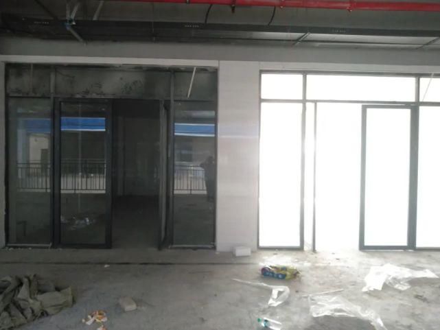 商户|这个菜市场上下二层，95个店面，94个摊位，摸底登记火热进行中。