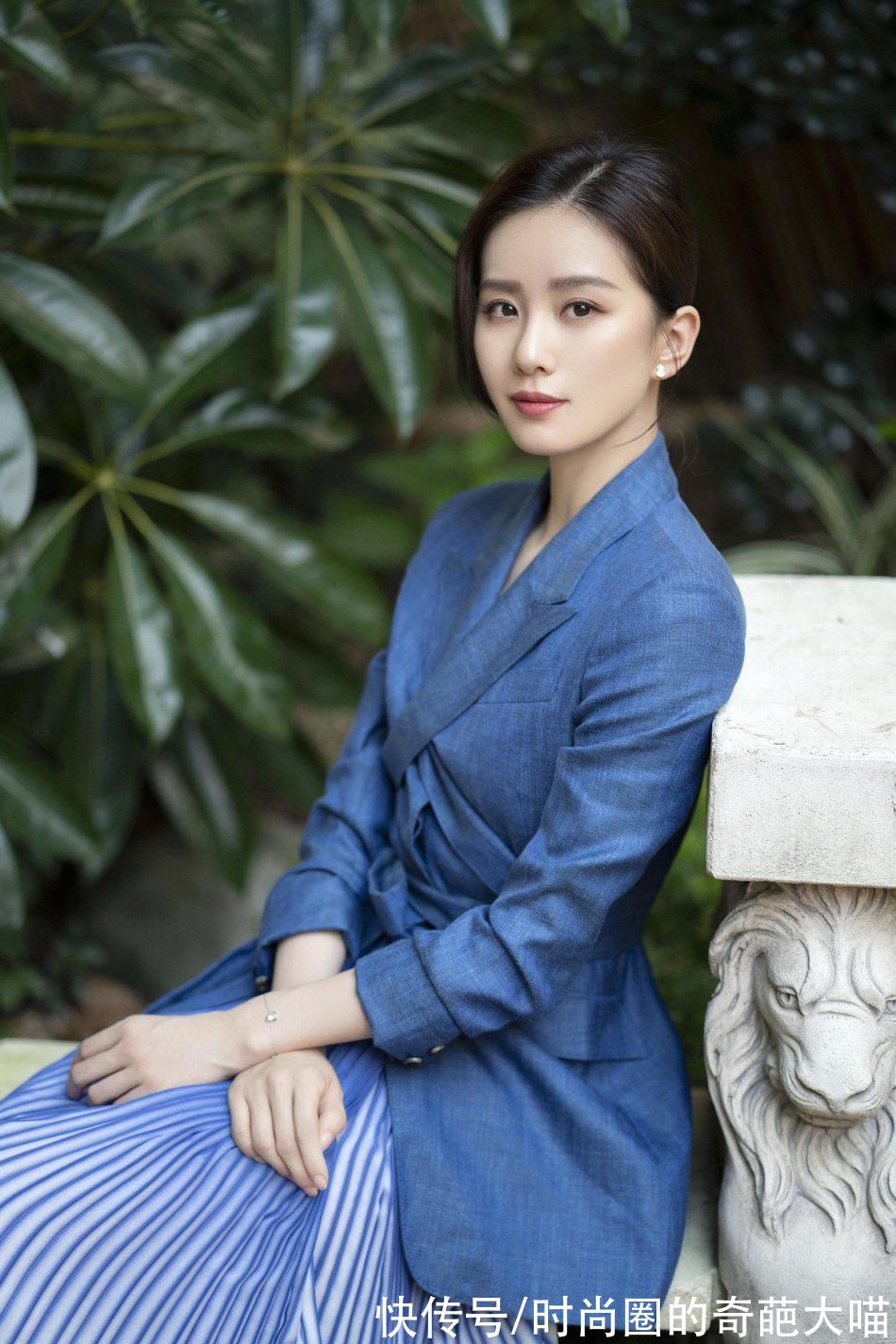 搭配|初秋西装格调十足,性感小心机配上时尚态度,每套都能照着抄答案