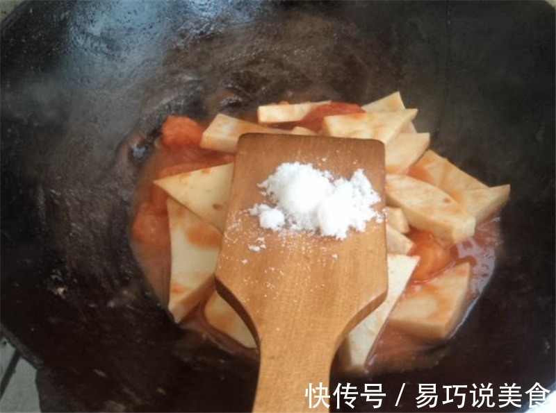 千页豆腐这样做,色泽红亮,味道好,女性要多吃