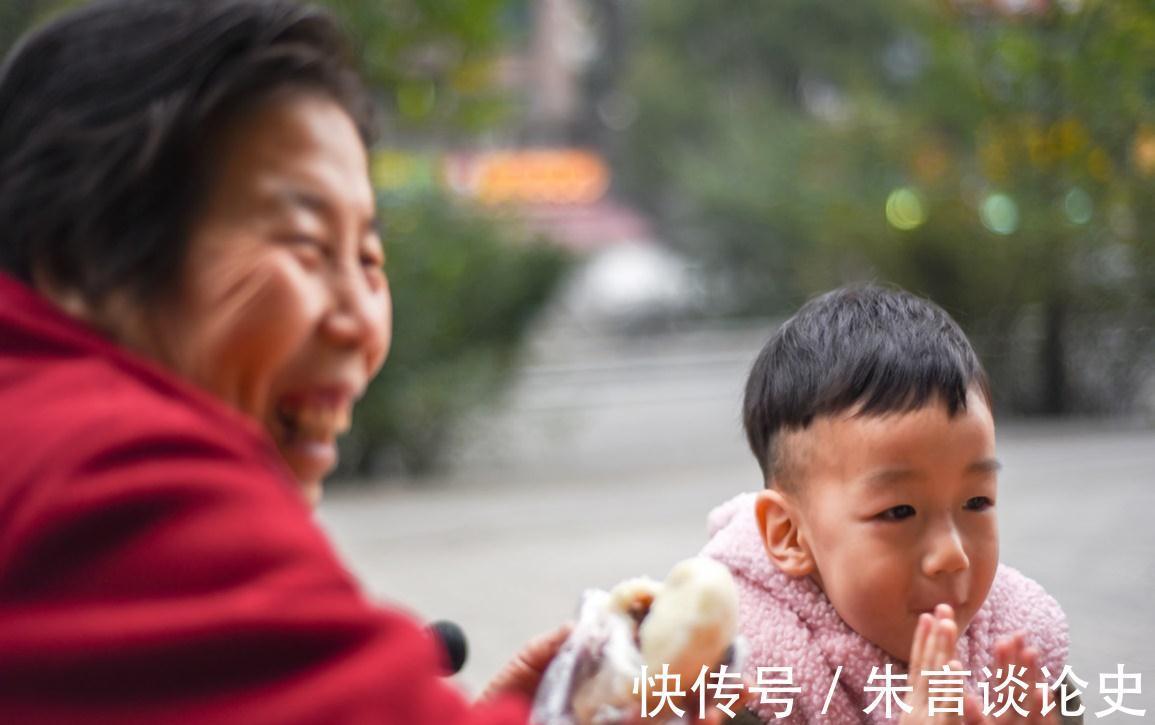 亲近|孩子普遍更亲奶奶,别怪孩子“养不熟”,只是因为姥姥做不到这些