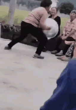 |搞笑GIF:当时我也很绝望 是她非得带我出去玩