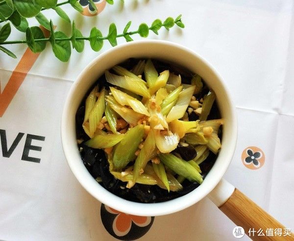 芹菜段|建议:不管有钱没钱,一定要让父母多吃这菜,低脂低卡,对身体好