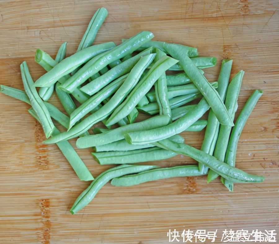 香菇|上了年纪之后,建议女性多吃这菜,营养不比牛奶差,常吃身体棒