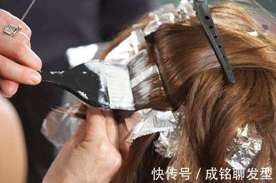 新生发 “自己染发”与“理发店染发”差别有多大?看完这三点,就明白了