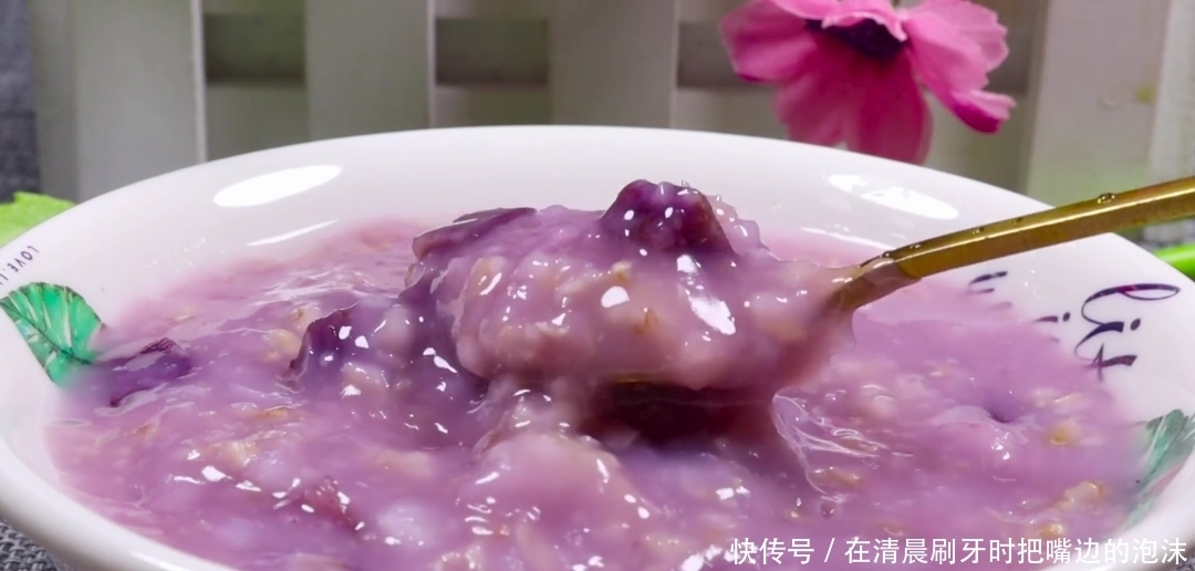 早餐别给孩子喝白粥了,这款营养粥营养翻10倍,暖胃好消化