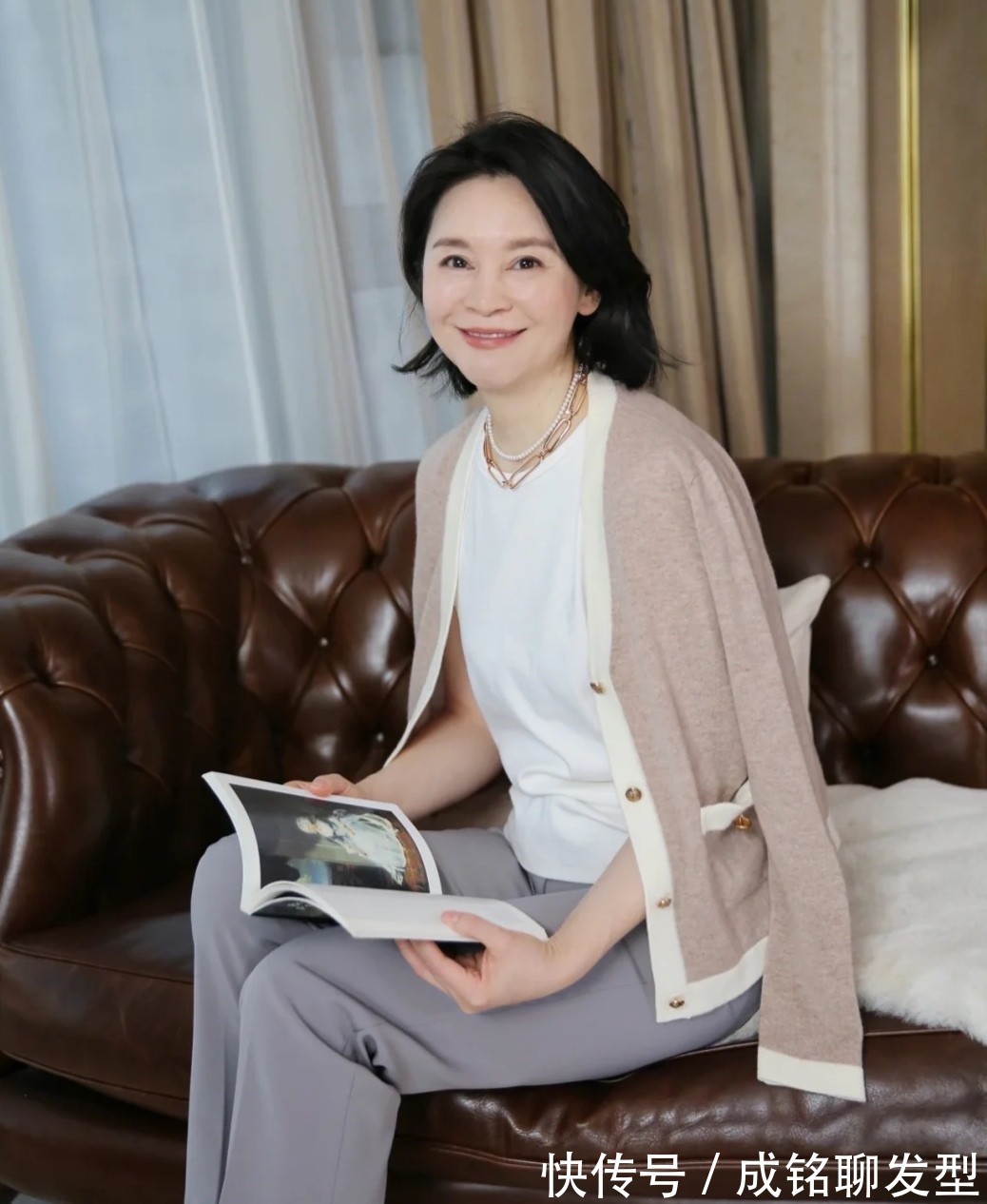 裤装 她才是50岁+妈妈们的穿衣榜样!自然真实不扮嫩,得体大方有气质