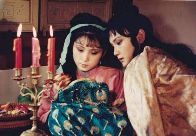 贾宝玉和薛宝钗结婚后,到底有没有圆房?这一细节给出了答案