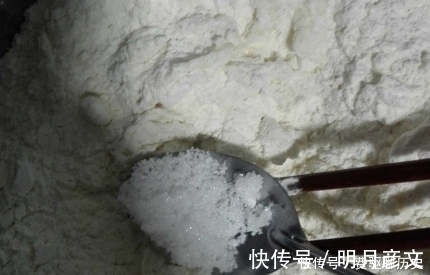 冷天发面,只用酵母可不行,想要面团松软,就加这2样,保证成功