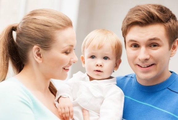 肚子|孕期,“左侧卧”睡时胎儿踢左腹,是胎宝不舒服?看后或许能明白