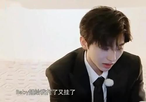 叫“Baby姐”已经过时了，看蔡徐坤是如何称呼杨颖的，超贴心