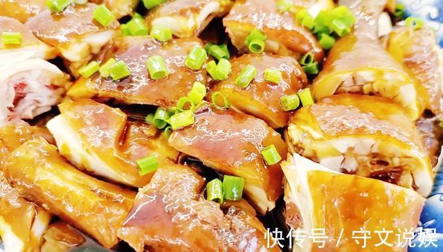 鸡肉|吃了30几年的鸡,这做法最好吃,整只鸡丢进锅里,全家人抢着吃