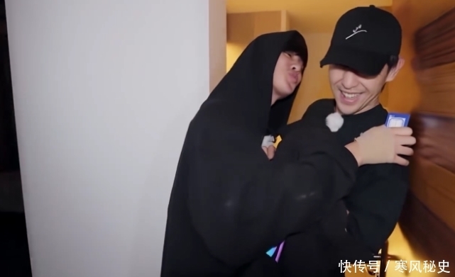 《极挑》黄明昊吃塑料纸,王迅被贾乃亮泼洗脚水,节目组搞事情