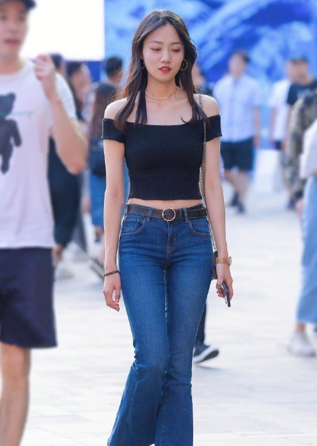 美丽女神 一闪一闪的睫毛,美丽女神虽走简洁路线,却让她拥有特别的韵味