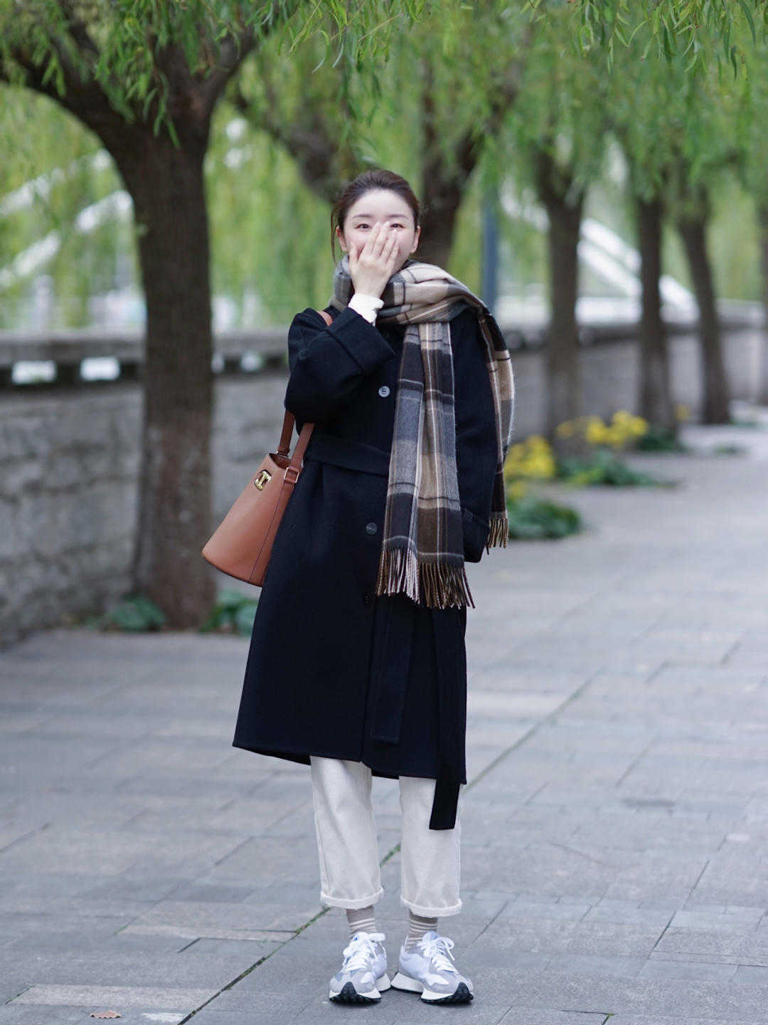 t恤|秋冬大衣里内搭选什么,记住几个技巧,让你变大美女,想不时尚都难