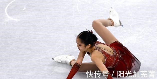 新星|梨花带雨,让人心疼!00后归化新星又摔倒了,中国队第5名创历史