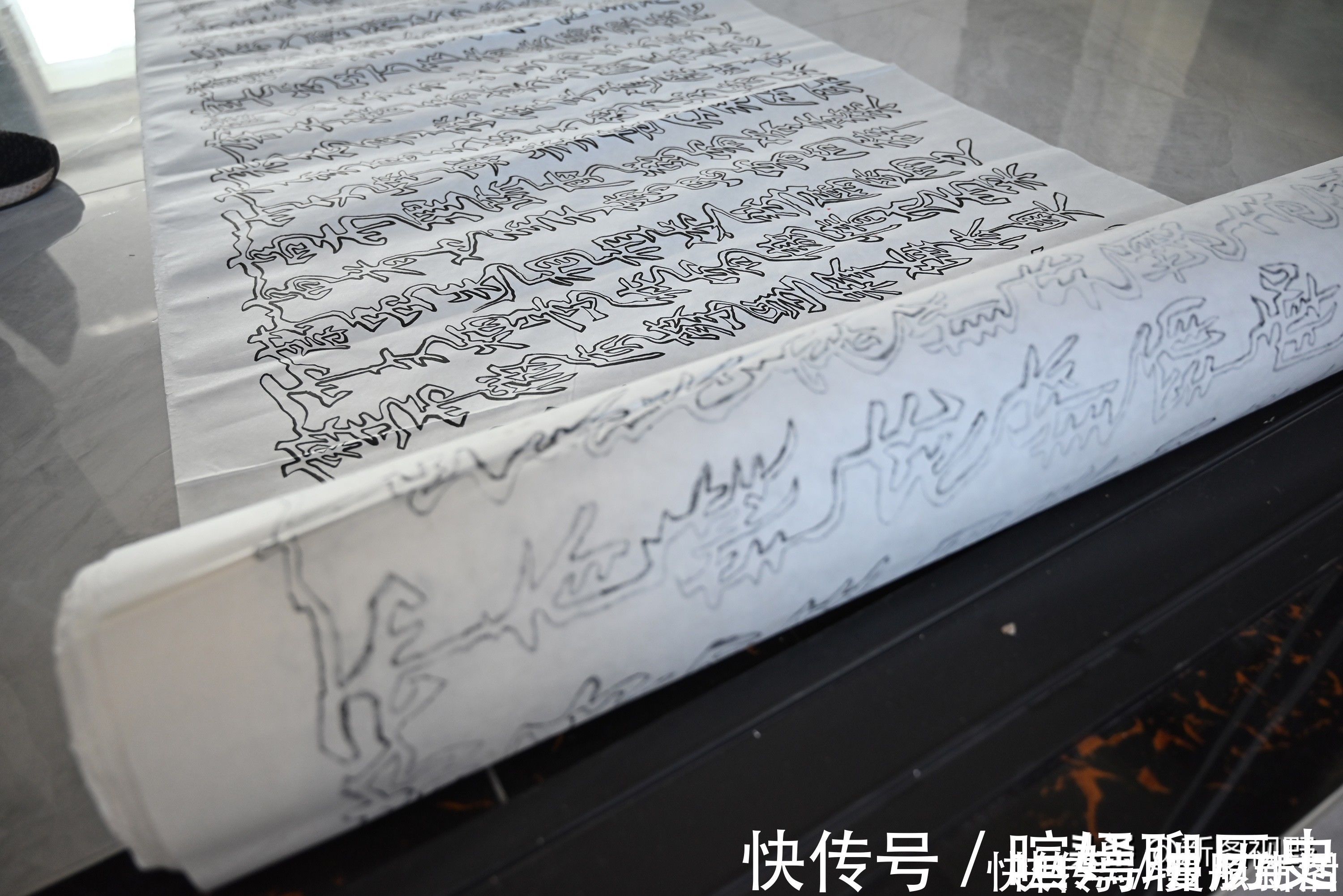 汉字$52岁男子历时一年,抄写2万字古书估价20万,字体特殊头回见