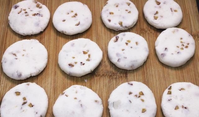 不用发面,十分钟做好山药糯米饼,软嫩好吃,孩子也喜欢