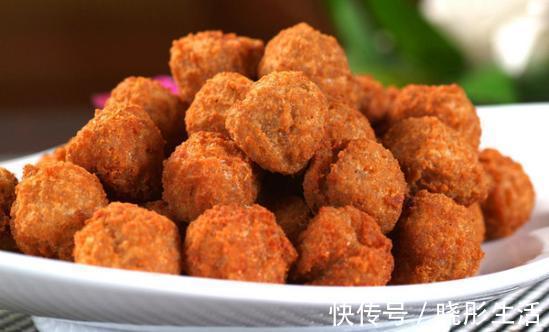 炸肉丸子,万万不可直接下锅,只需简单2步,丸子炸出又香又脆