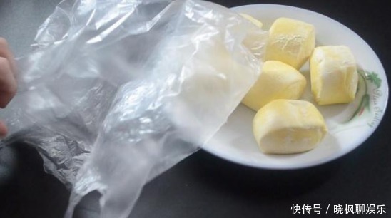 冰箱|馒头吃不完别放冰箱储存了,教你一招,馒头放30天不硬不干不变质