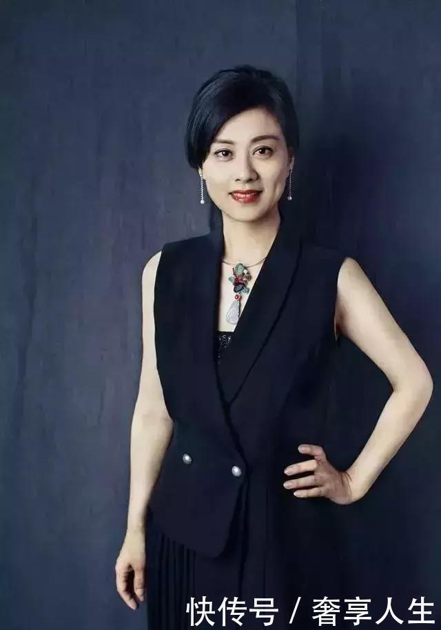 珠宝|富士康老板娘的时尚大片怎能少了珠宝？买珠宝不如租珠宝