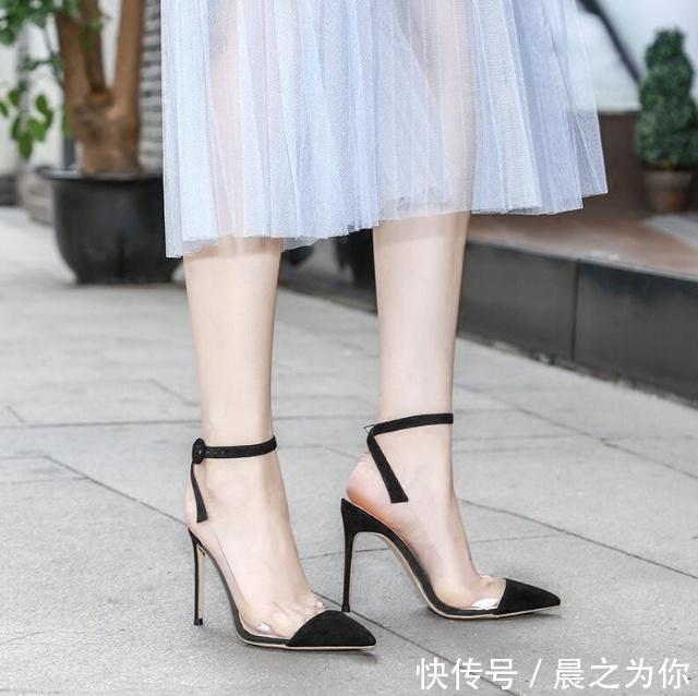 高跟鞋 尖头细跟高跟鞋,凸显修长身材,增添时尚的气息