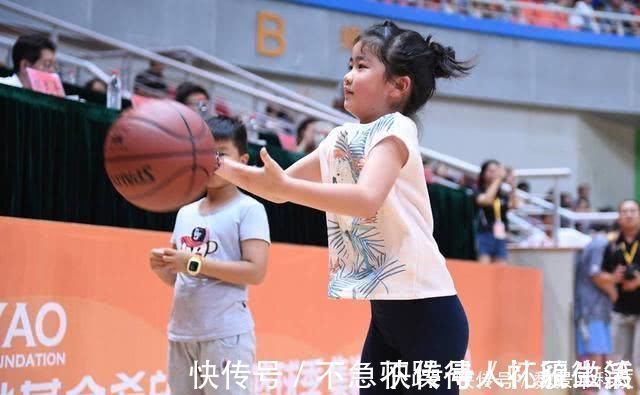 食物|小时候长得高长大反而可能长不高,有几种食物父母最好少给孩子吃